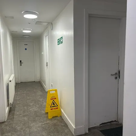 Rahman Hostel Manchester Exterior photo